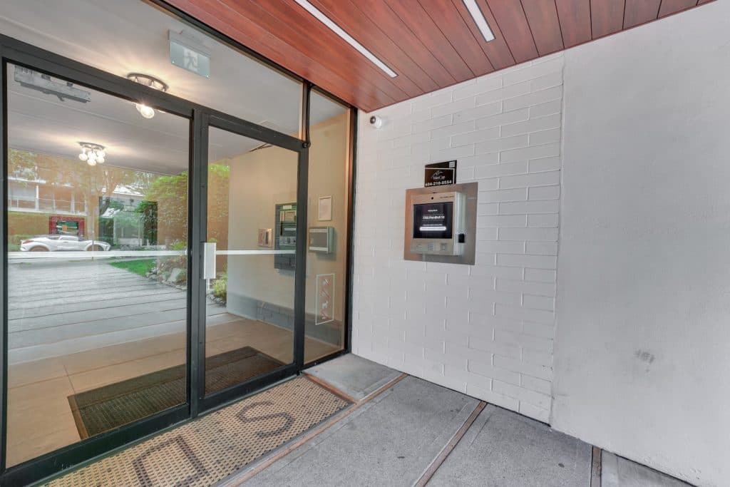 Sundowner Apartments — 1 Bedroom - Photo 6