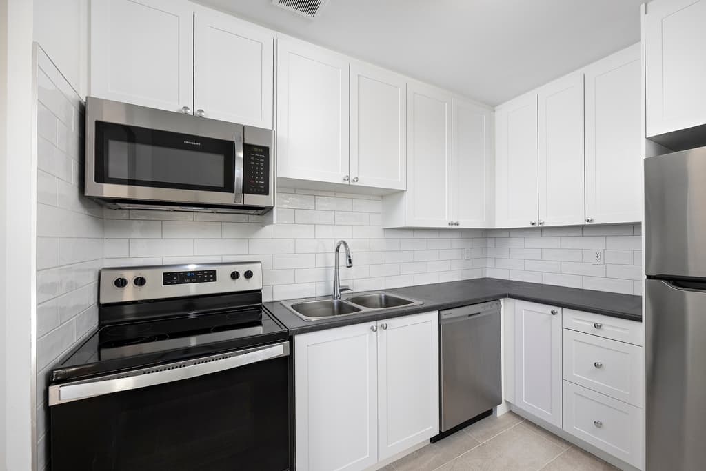 Alleghany Apartments — 2 Bedrooms - Photo 35