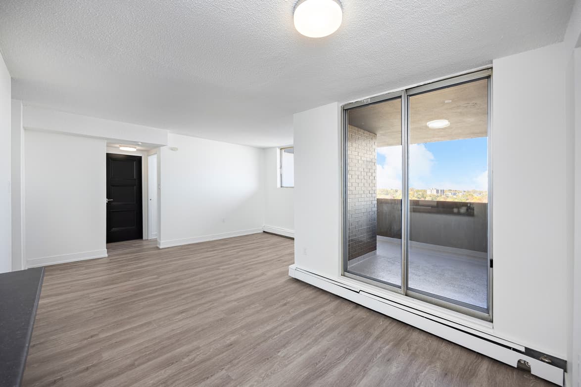 Emerald Towers — 1 Bedroom - Photo 18