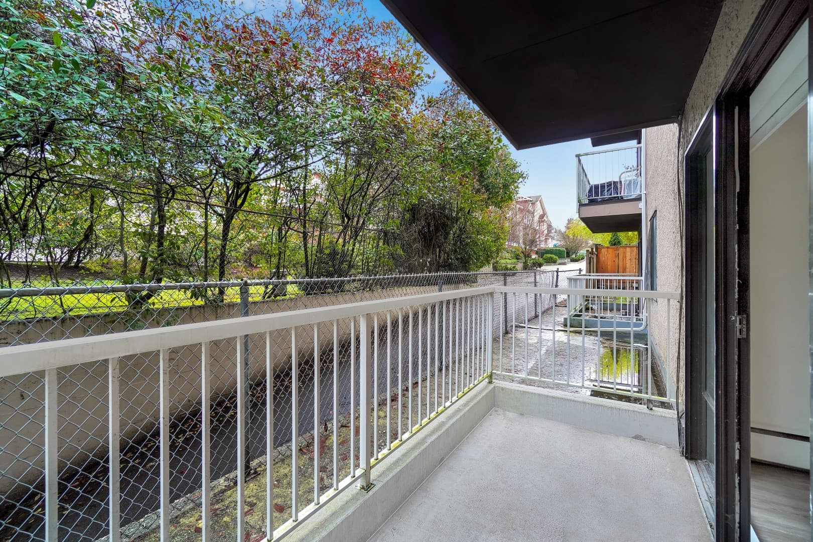 Renaissance On Shaw — Bachelor - Photo 24