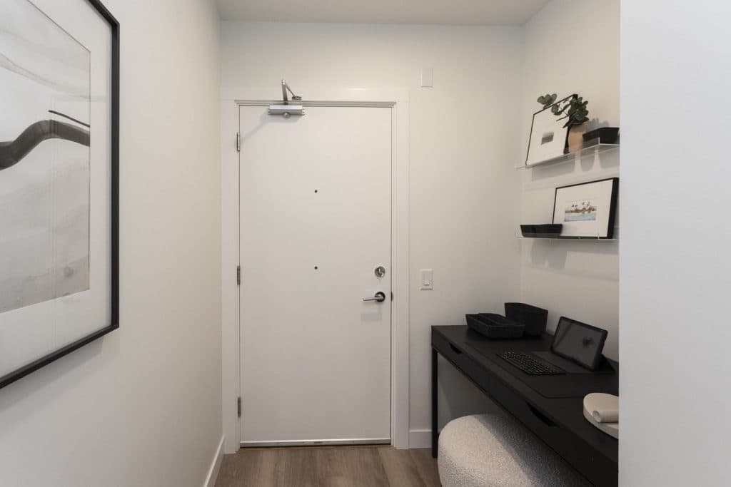 The CoMo Apartments — Bachelor - Photo 12