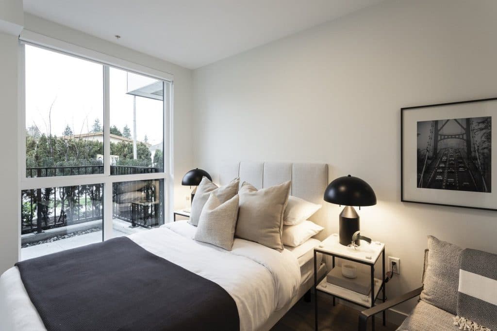 The CoMo Apartments — Bachelor - Photo 17