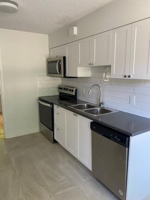 Beaverbrook Lane — 2 Bedrooms - Photo 17