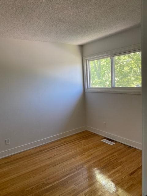 Beaverbrook Lane — 2 Bedrooms - Photo 23