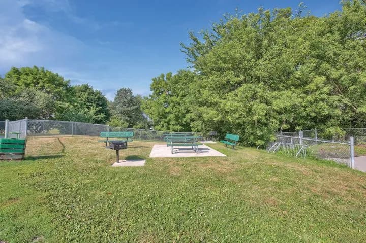 Algonquin Apartments — 2 Bedrooms - Photo 12