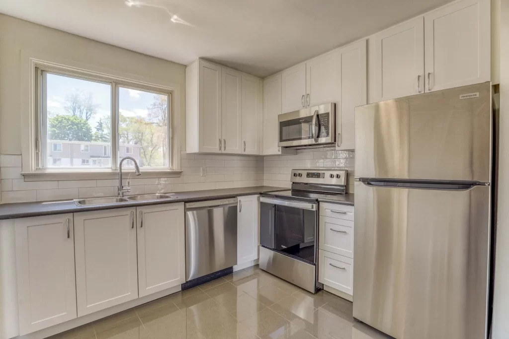 321-347 Yonge Street Apartments — 3 Bedrooms