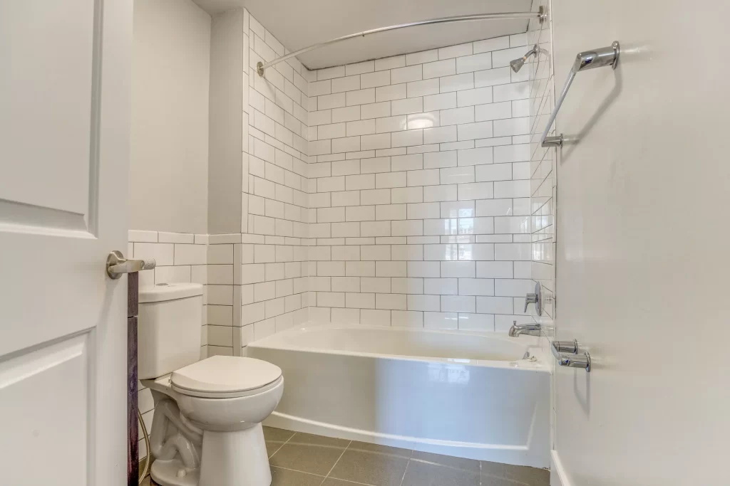 321-347 Yonge Street Apartments — 3 Bedrooms - Photo 6
