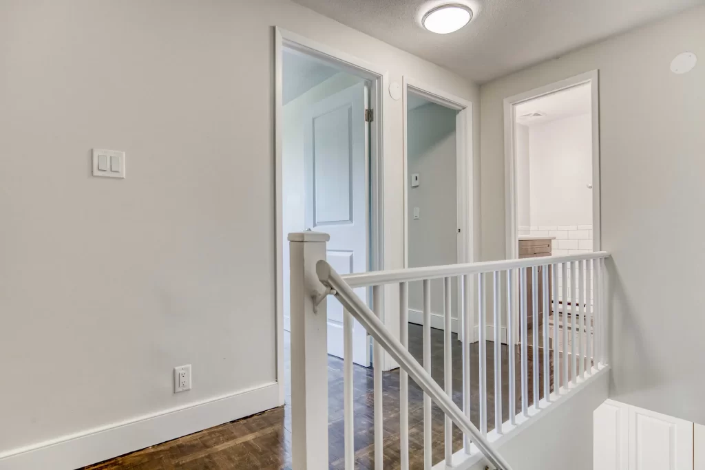 Algonquin Apartments — 2 Bedrooms - Photo 7