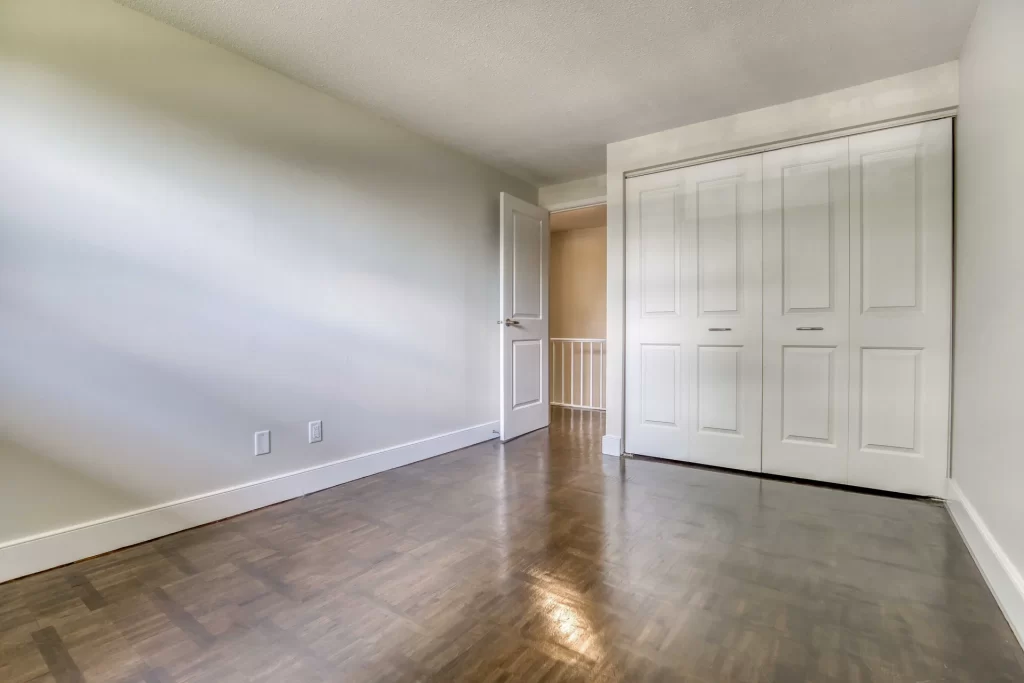 Algonquin Apartments — 2 Bedrooms - Photo 8
