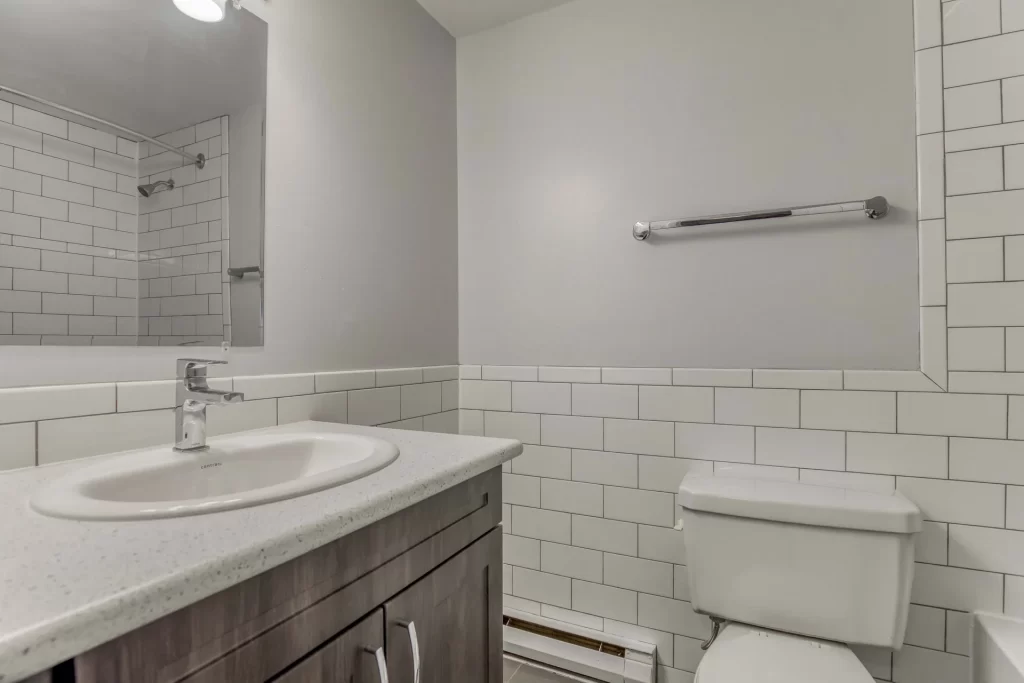 Algonquin Apartments — 2 Bedrooms - Photo 9