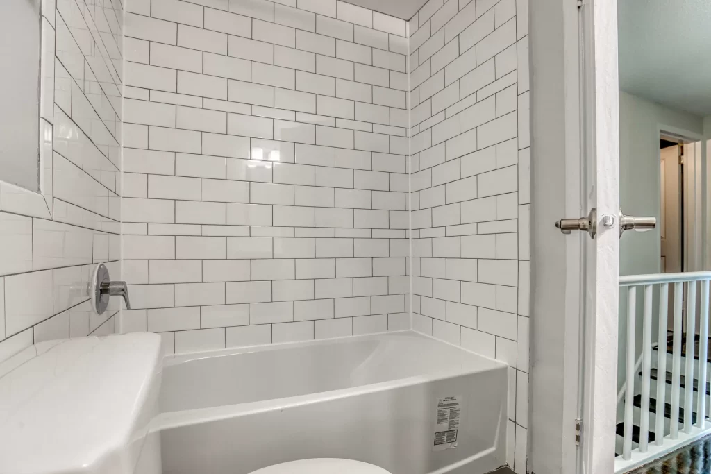 Algonquin Apartments — 2 Bedrooms - Photo 10