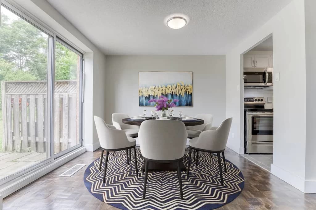 Laurentian — 3 Bedrooms - Photo 3