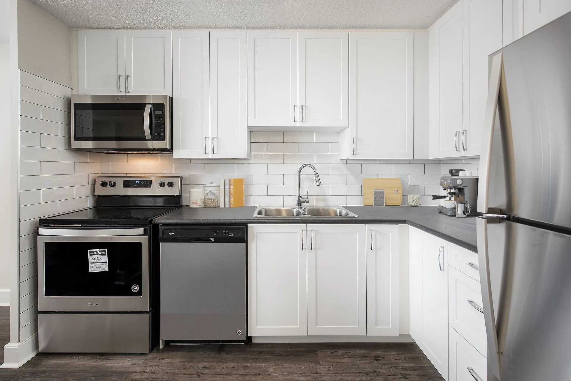 Waverly Apartments — 1 Bedroom - Photo 24