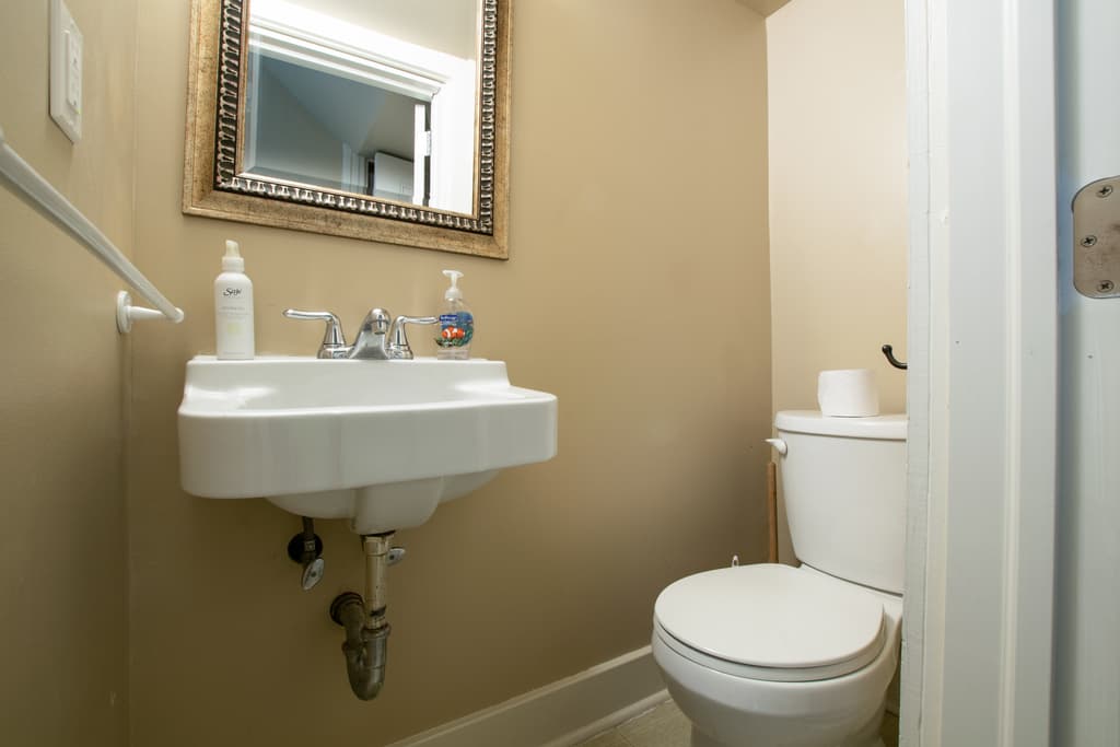 Student Housing — Room - Photo 15