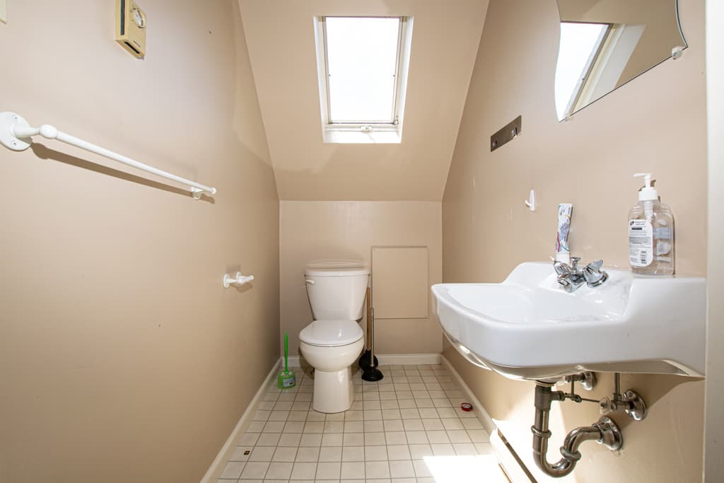 Student Housing — Room - Photo 16