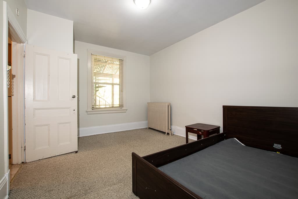 Student Housing — Room - Photo 25