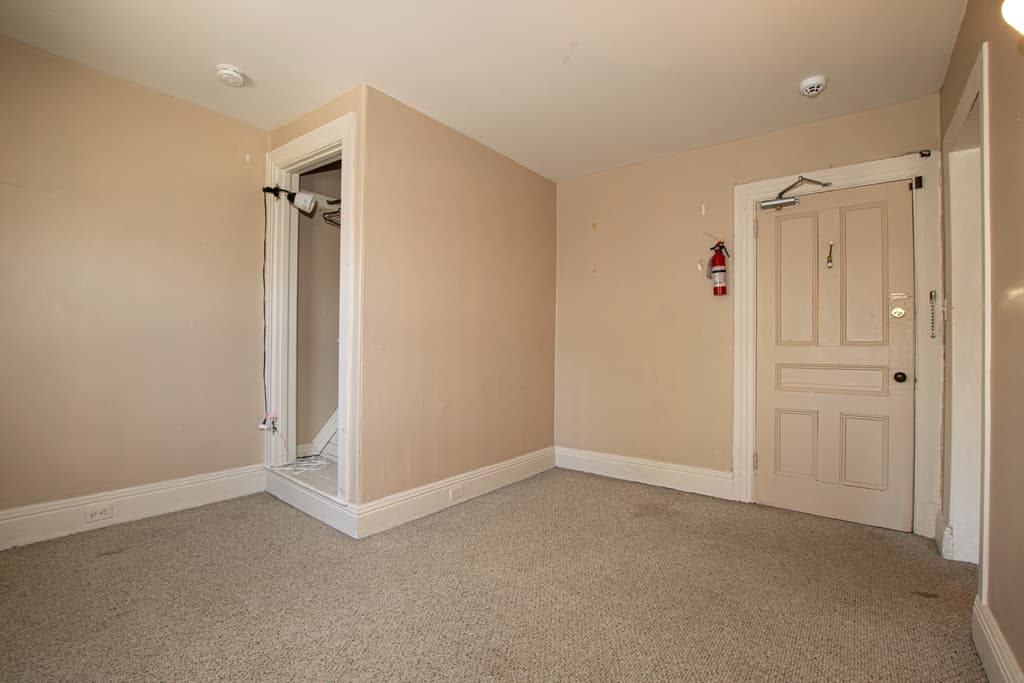 Student Housing — Room - Photo 21