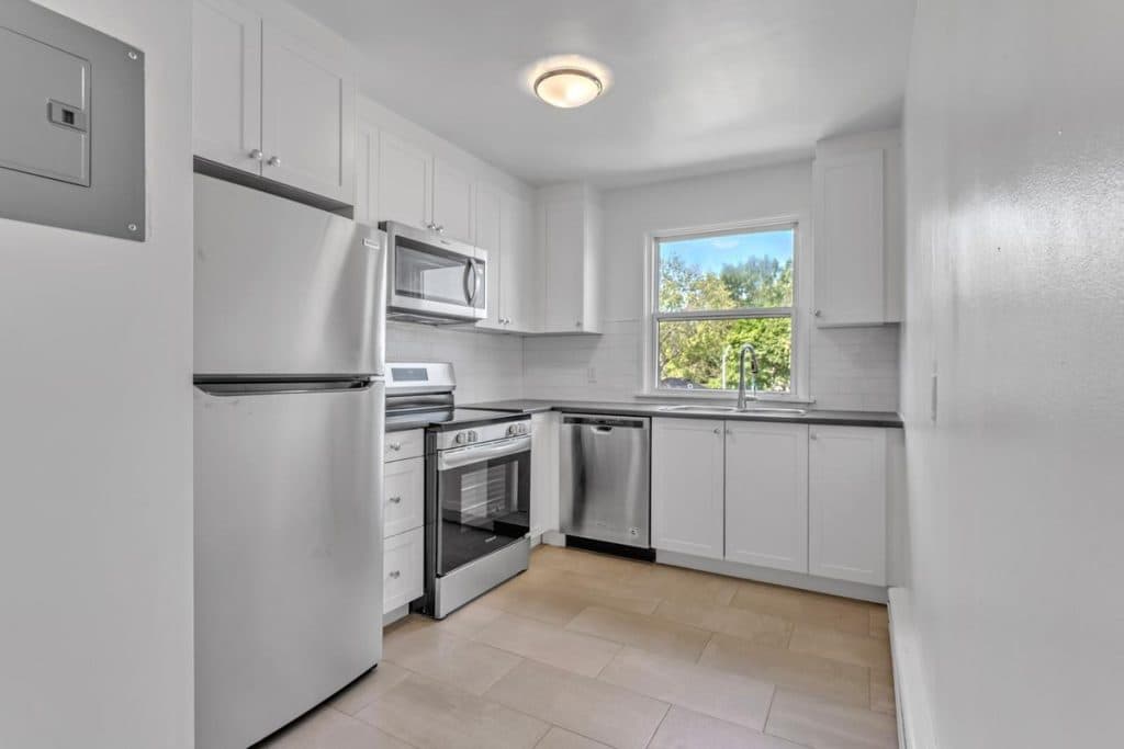 389-401 Yonge Street Apartments — 2 Bedrooms