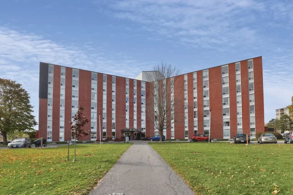 Bradstreet Apartments — 2 Bedrooms - Photo 6