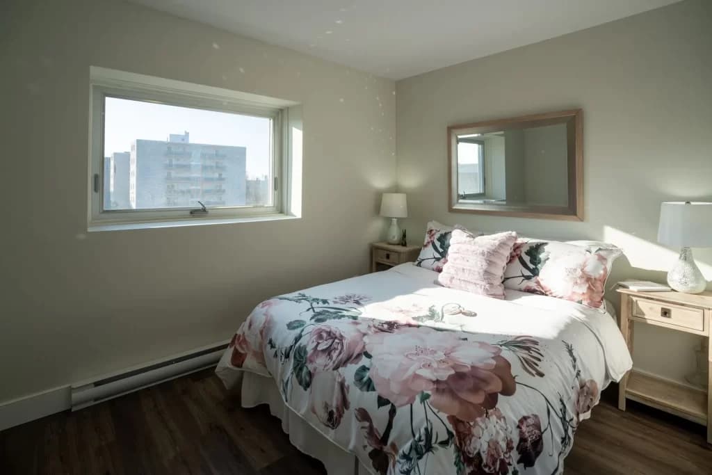 Village Green I & II Apartments — 1 Bedroom - Photo 15