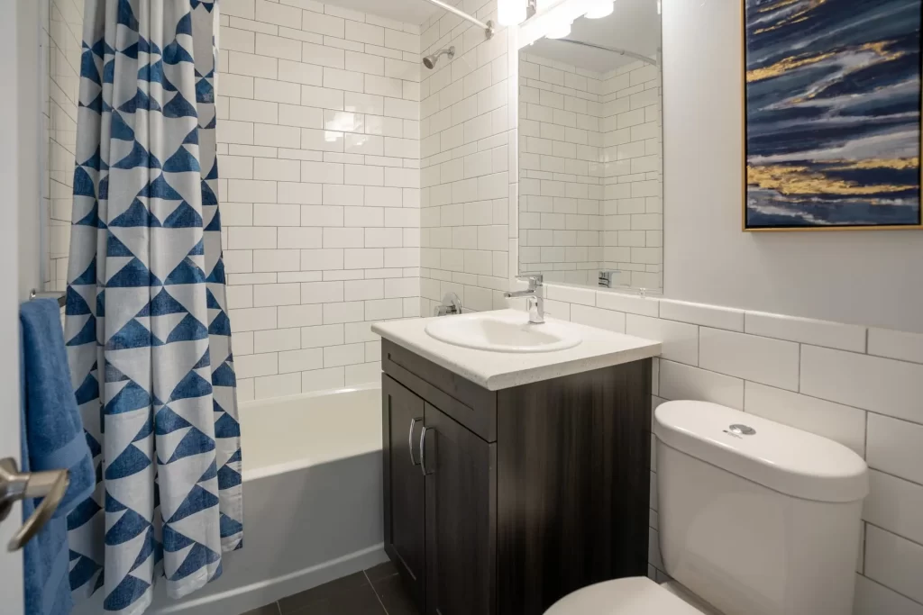Village Green I & II Apartments — 1 Bedroom - Photo 16