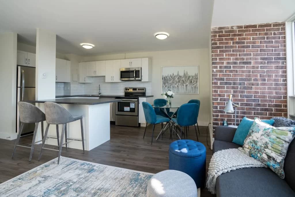 Village Green I & II Apartments — 1 Bedroom - Photo 9