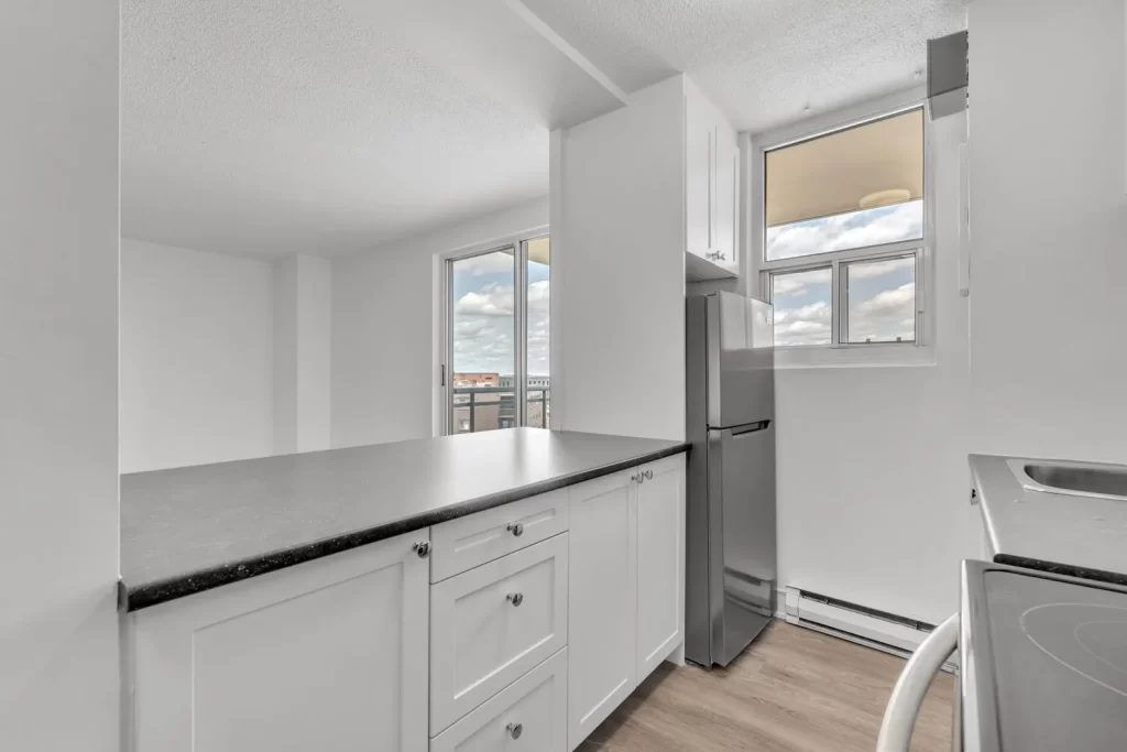 Park Regency Apartments — Studio (Bachelor) - Photo 4