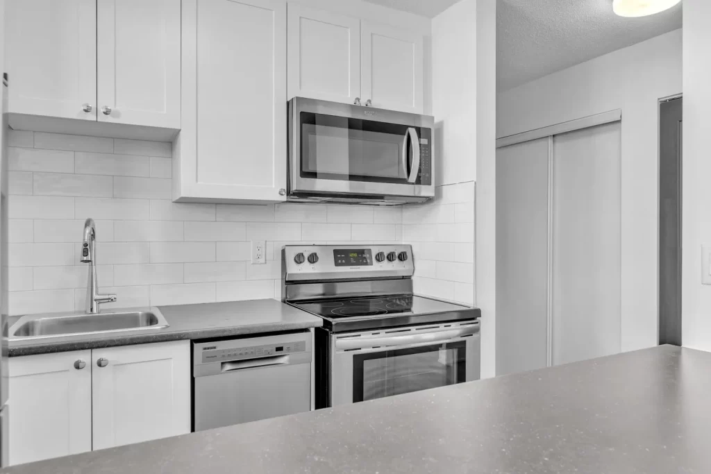 Park Regency Apartments — Studio (Bachelor) - Photo 10