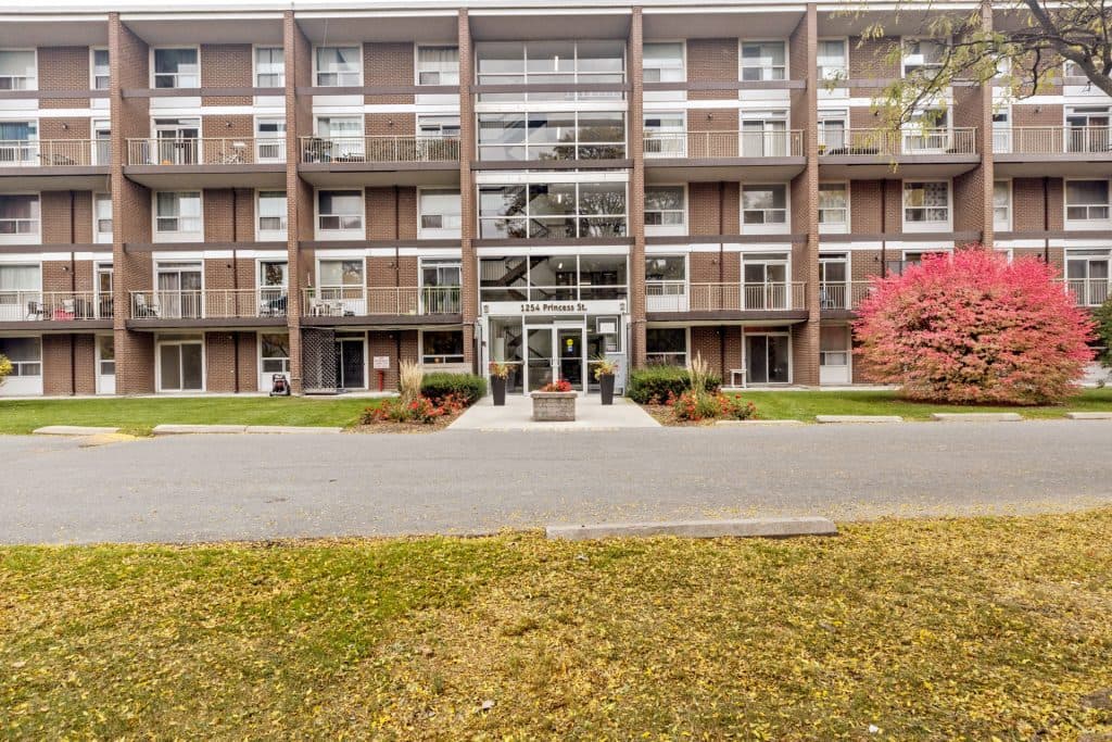 Waverly Apartments — 1 Bedroom - Photo 2