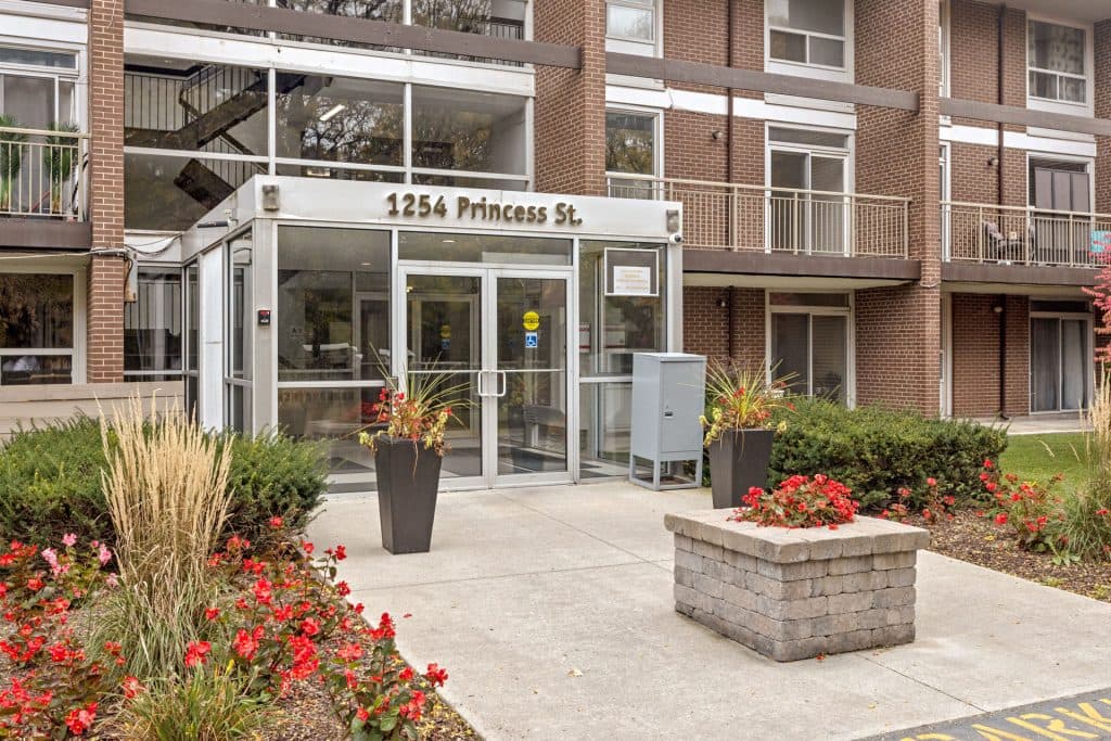 Waverly Apartments — 1 Bedroom - Photo 3