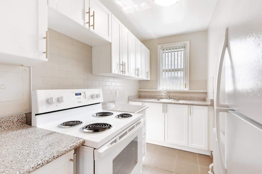Engelhart Apartments — Clairlea 1 Bedroom - Photo 2