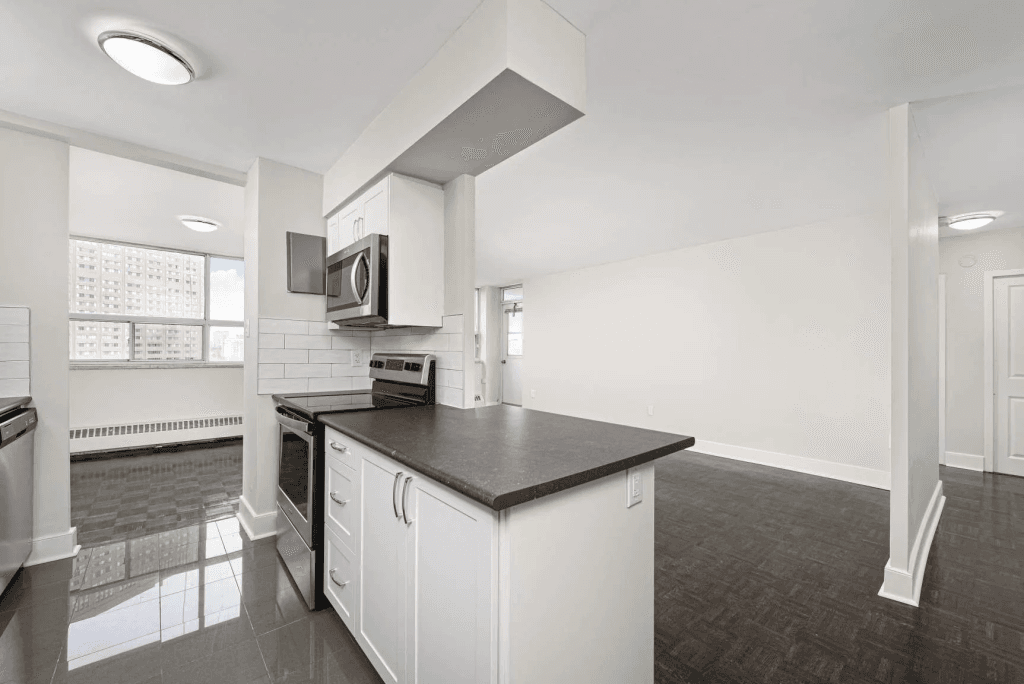 Champlain Towers — 2 Bedrooms - Photo 2