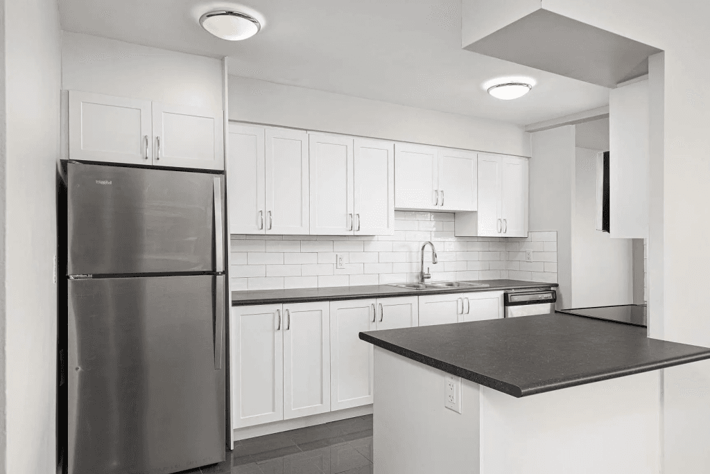 Champlain Towers — 2 Bedrooms - Photo 5