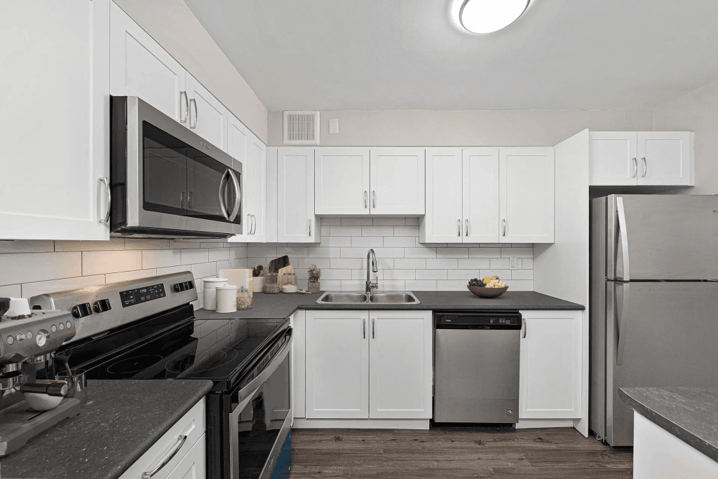 Champlain Towers — 2 Bedrooms - Photo 6