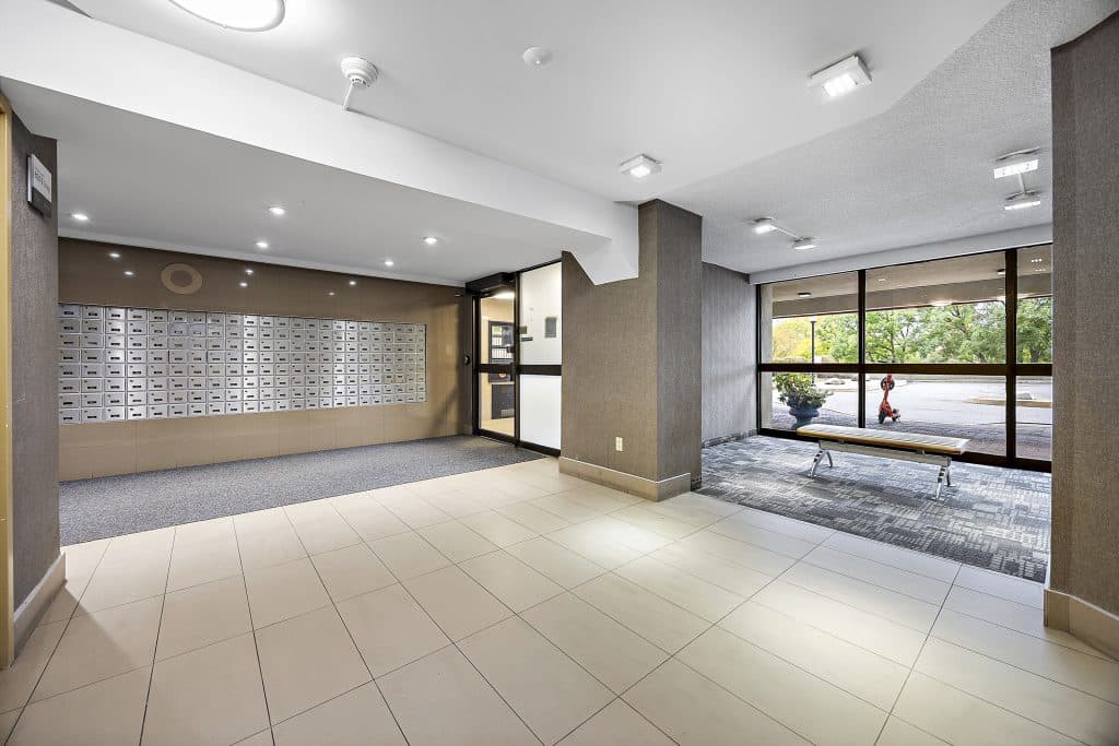 Brampton Towers — 1 Bedroom - Photo 14