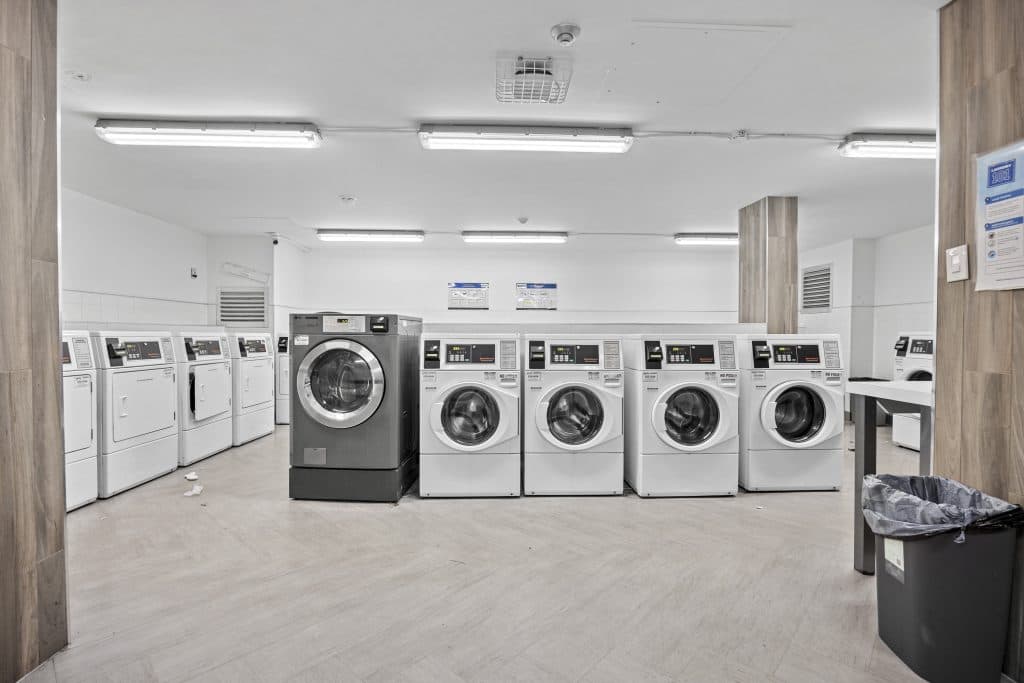 Brampton Towers — 1 Bedroom - Photo 17