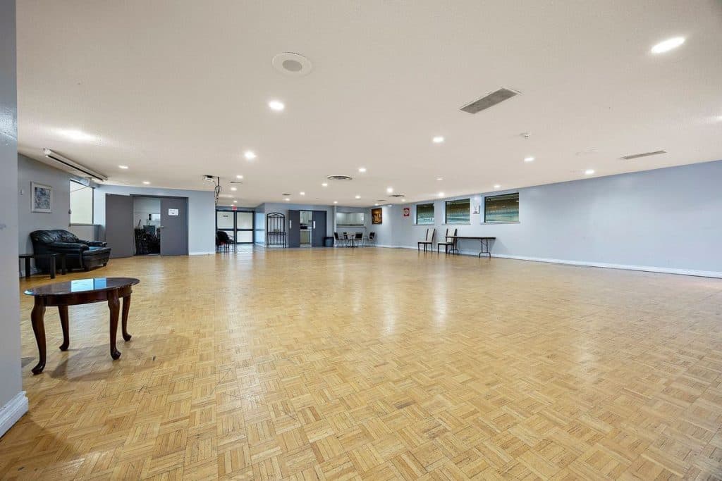 Brampton Towers — 1 Bedroom - Photo 21