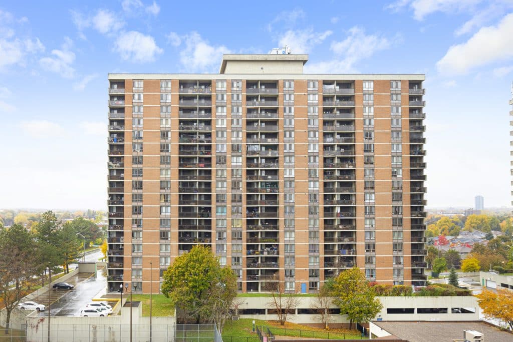 Brampton Towers — 1 Bedroom - Photo 2