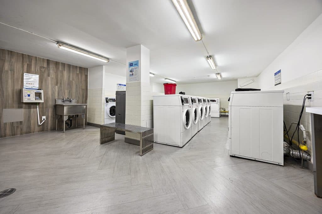 Brampton Towers — 1 Bedroom - Photo 12