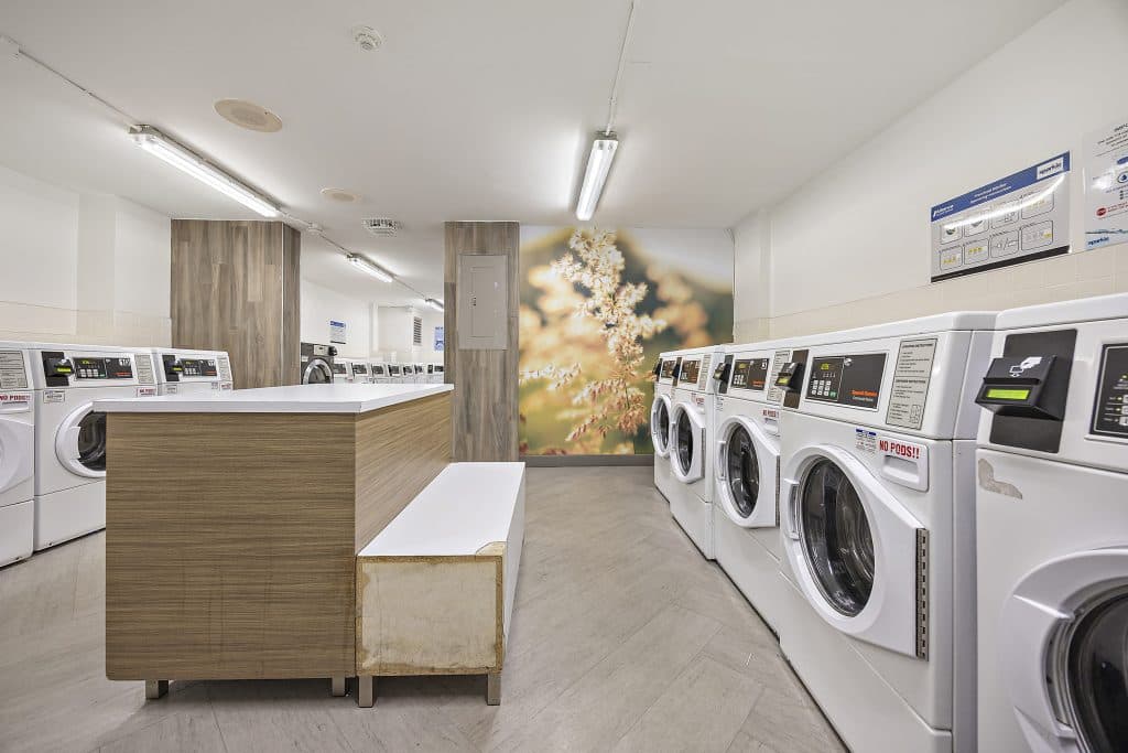 Brampton Towers — 1 Bedroom - Photo 12
