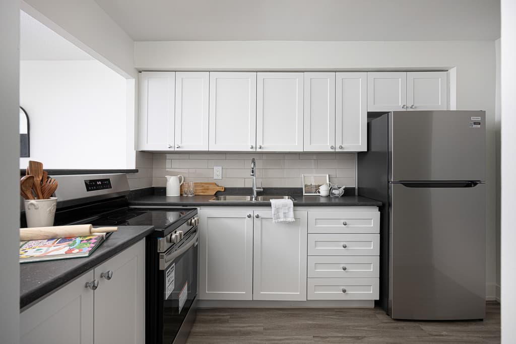 Brampton Towers — 1 Bedroom - Photo 24