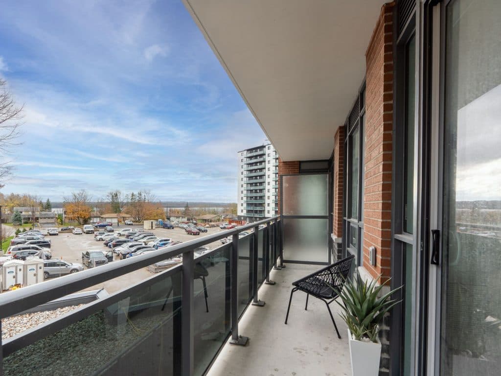 Shoreview — Bachelor (Studio) - Photo 28