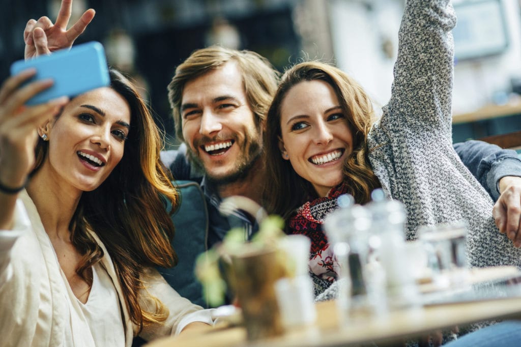 Just Moved? Here Are Some Tips for Great Ways To Meet New Friends! 1 Making New Friends When Moving - RentSeeker.ca